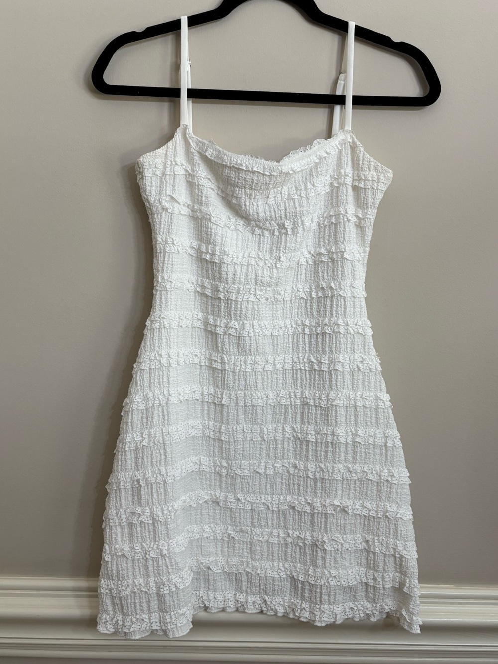 Hello Molly Stretch Ruffle White Mini Dress Size 4 Small Graduation